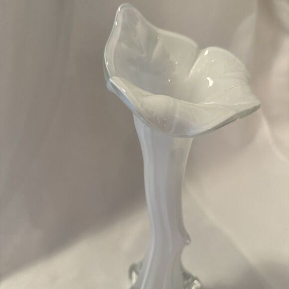 Hand Blown Jack in the Pulpit Glass Vase White Cased Thorns Ribbed elephant Toes - Picture 3 of 9